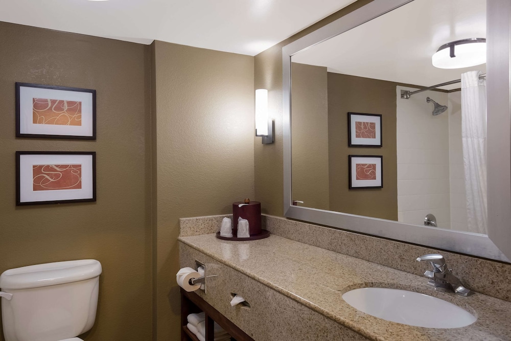 Suite, Multiple Beds, Non Smoking - Photo 6