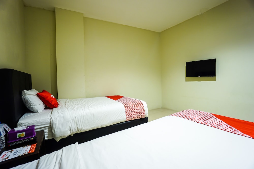 Standard Twin Room - Photo 2