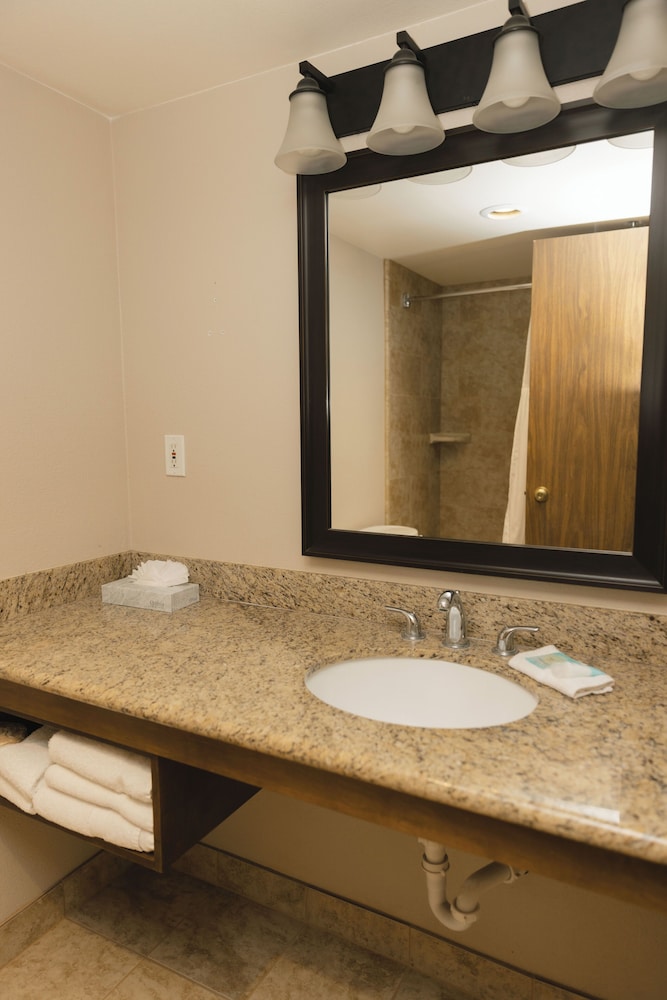 Executive Room, 2 Queen Beds, Tower - Photo 4