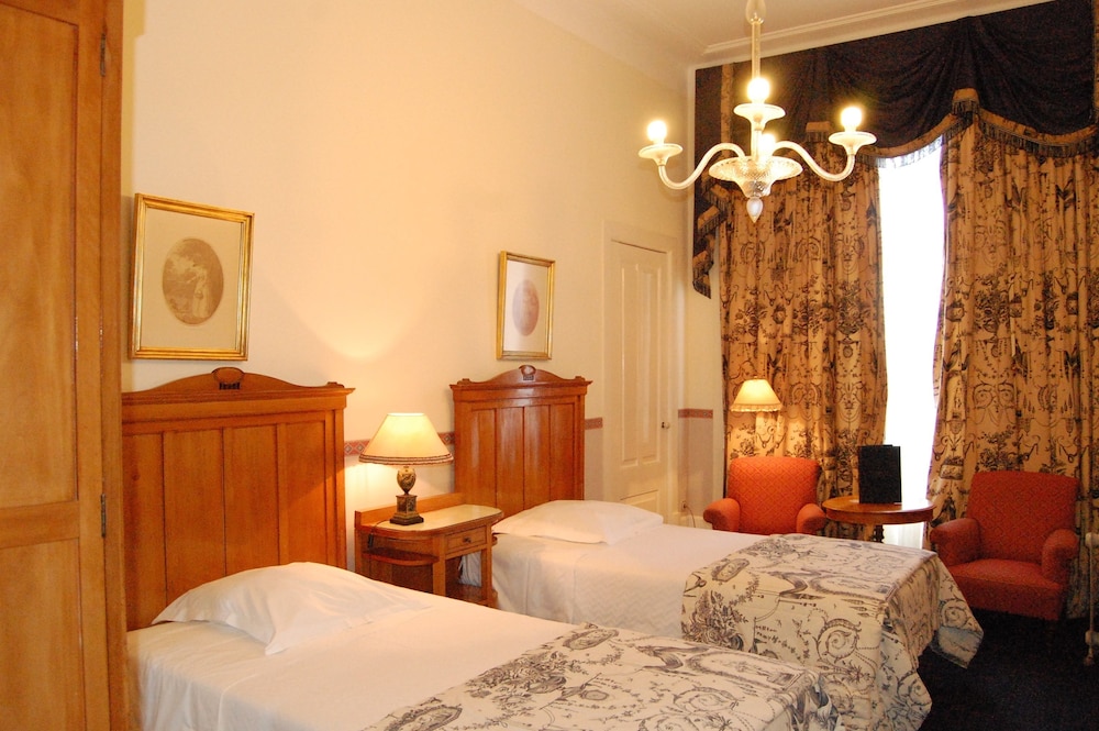 Standard Double or Twin Room photo 3