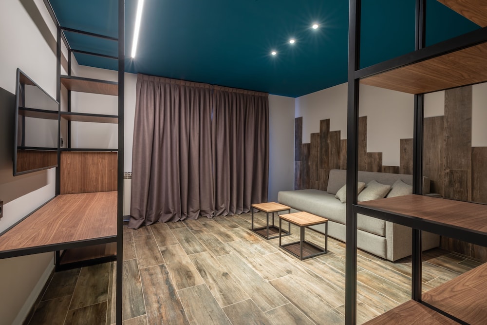 Junior Suite (3 Adults + 1 Child) photo 2