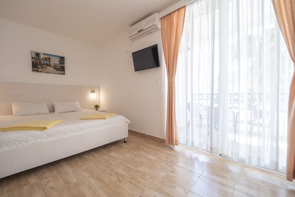 Family Quadruple Room, 1 Bedroom, Balcony