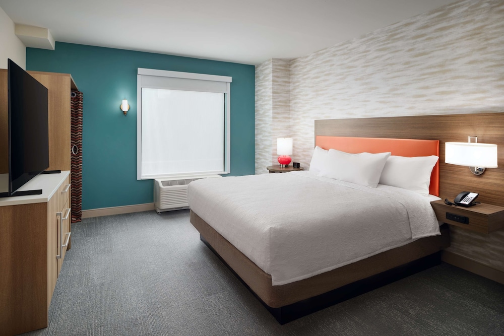 Suite, 1 King Bed, Accessible, Bathtub photo 1