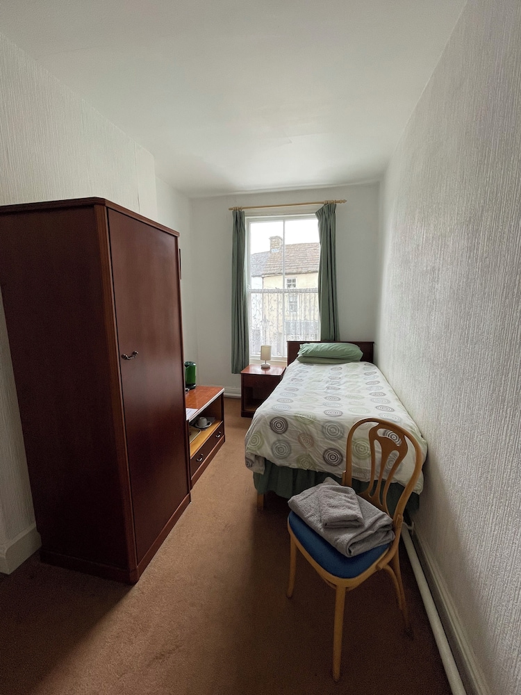 Single Room photo 2