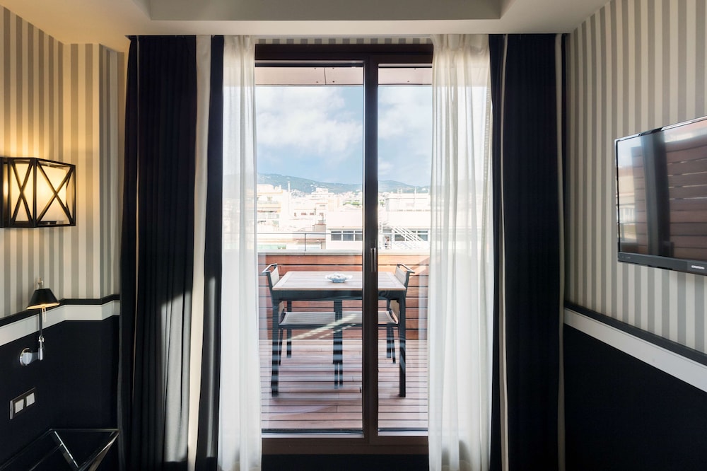 Deluxe Room, Balcony photo 3