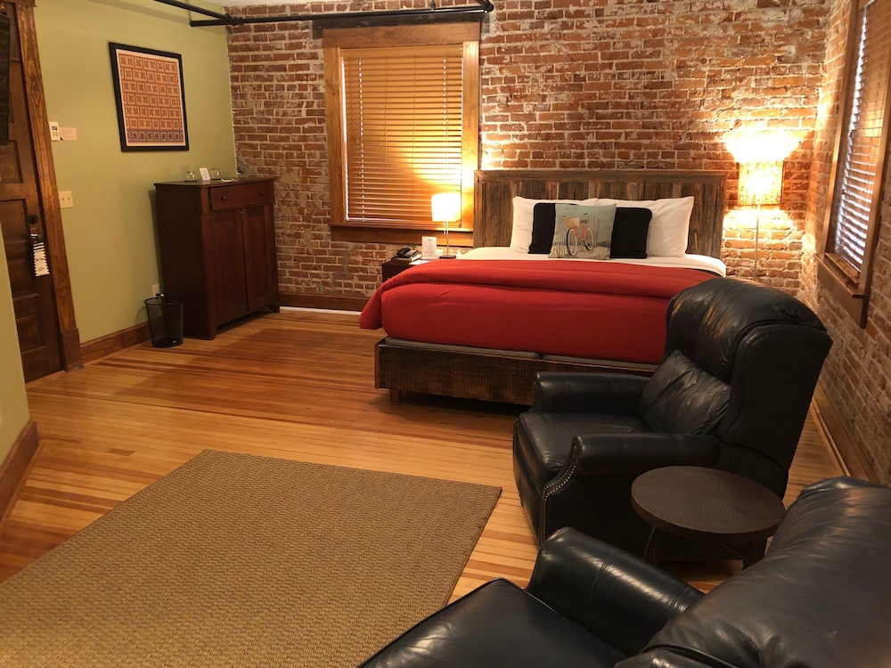 Double Room, Ensuite, River View (Room 31)