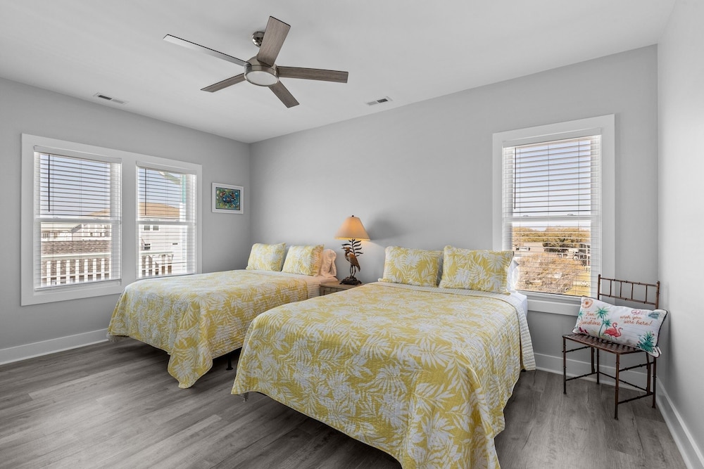 House, Multiple Bedrooms photo 1
