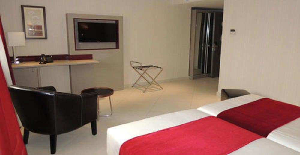 Club Single Room