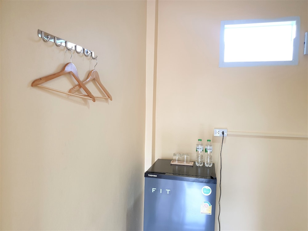 Standard Double Room - Photo 11