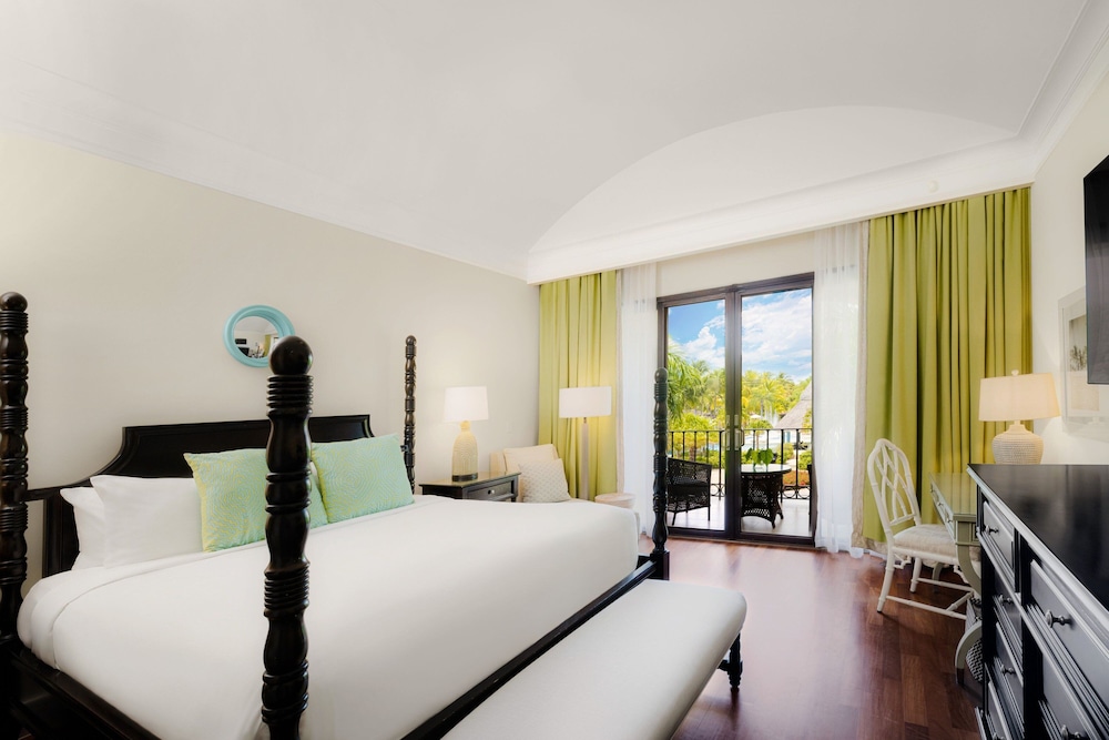 Deluxe Room, 1 King Bed, Resort View - Photo 8