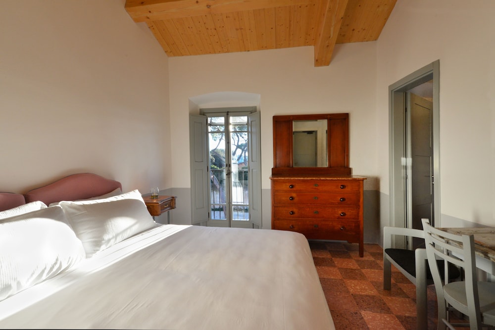 Standard Double or Twin Room photo 2