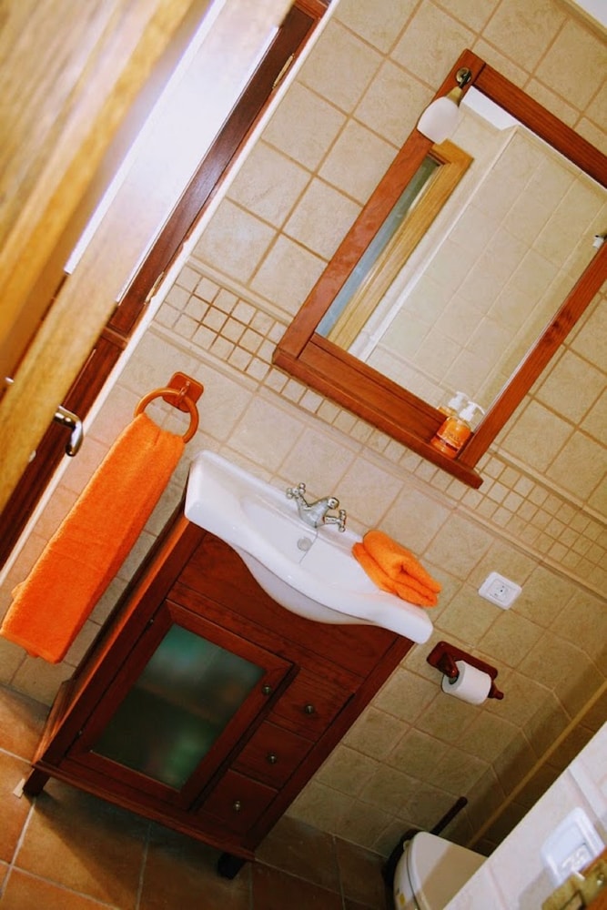 House, Multiple Beds photo 3