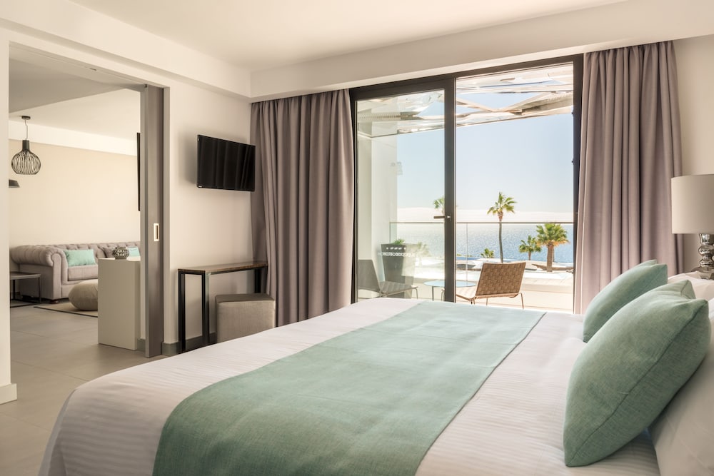 Deluxe Suite (4 adults) - Photo 1