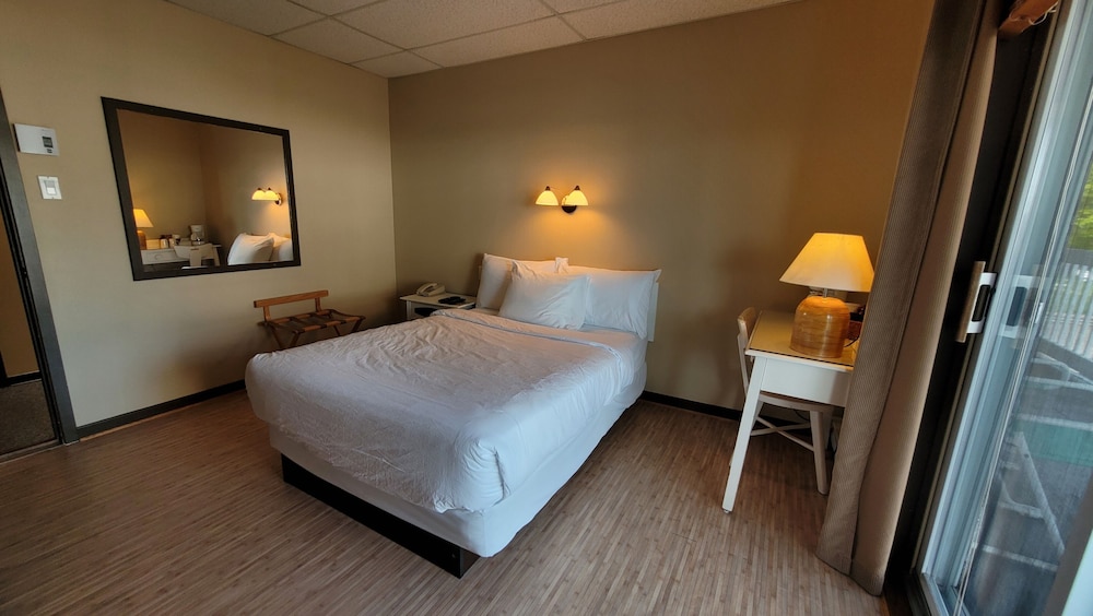Economy Room, 1 Double Bed, Balcony photo 3