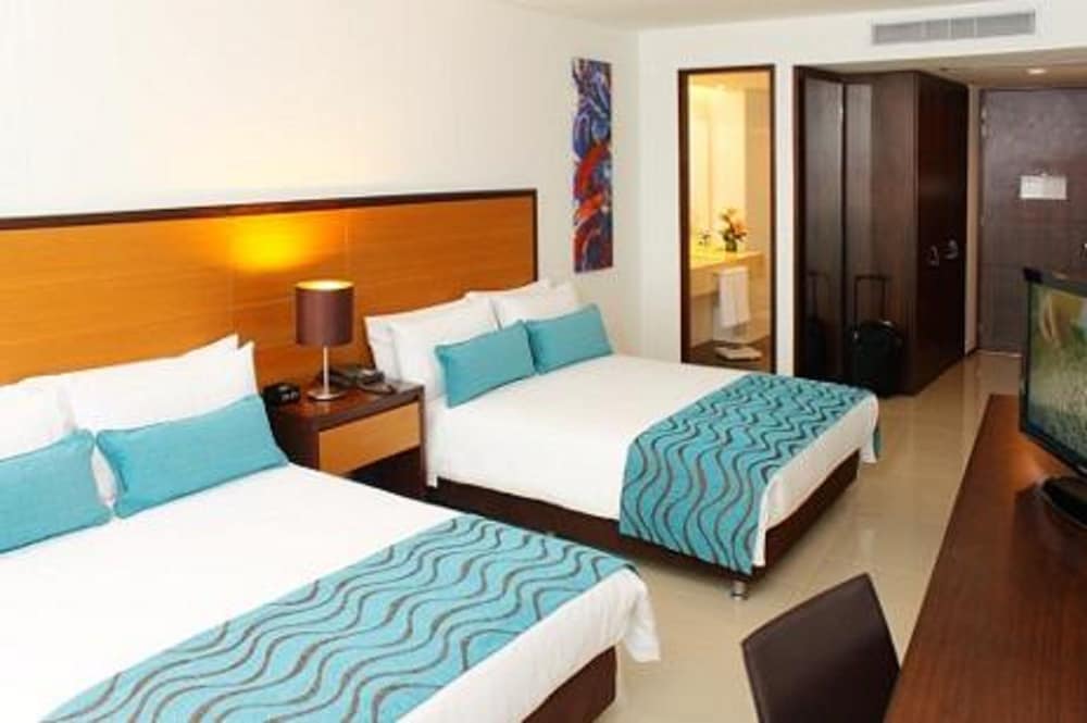 Standard Room, 1 King Bed (Standard Queen Bed) - Photo 2