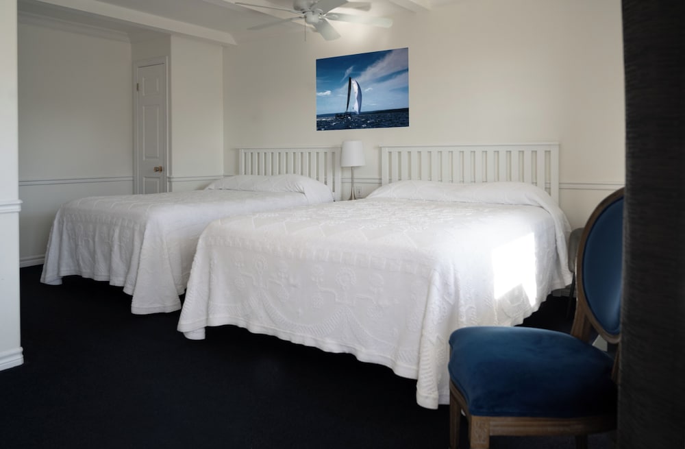 Standard Room, Multiple Beds photo 2