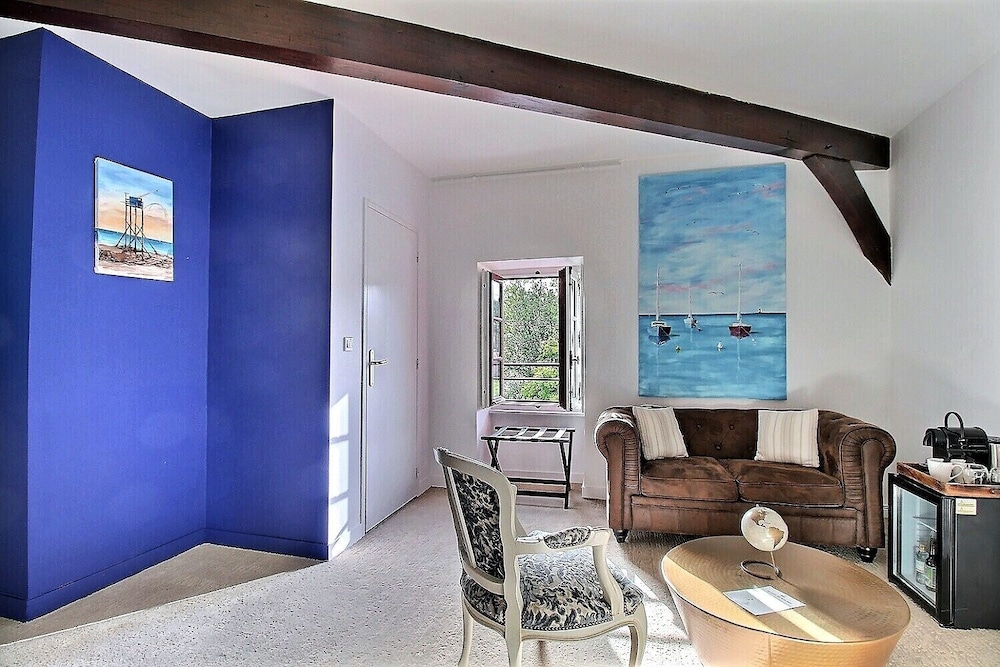 Deluxe Room, 1 King Bed, Park View photo 2