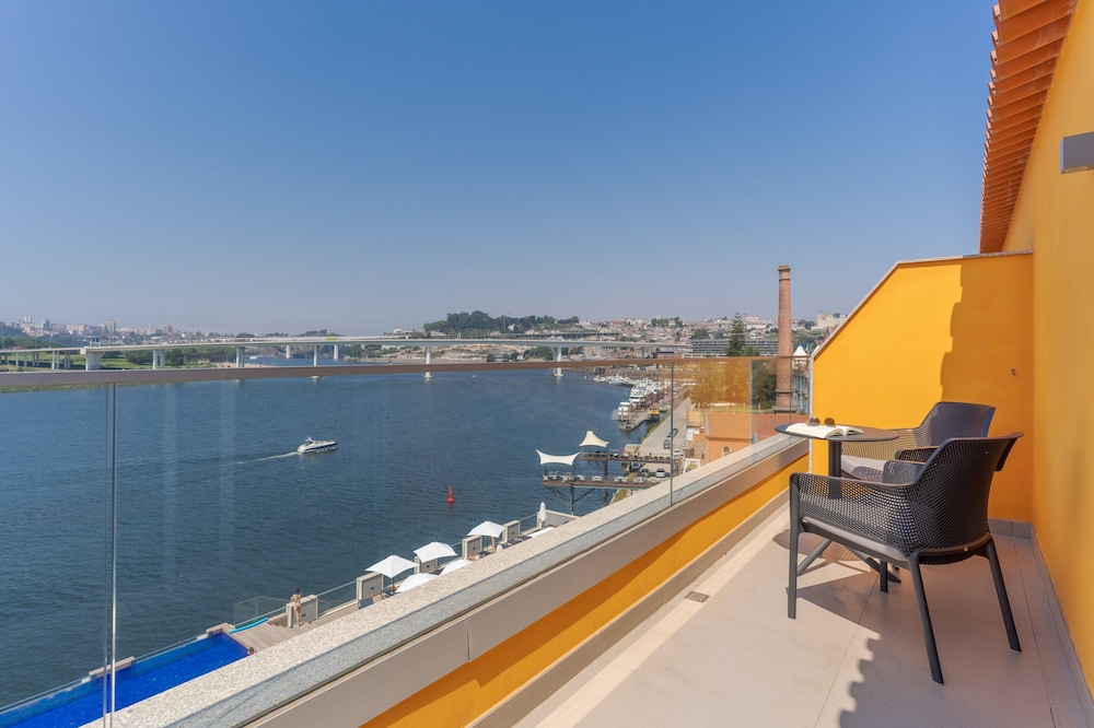 Junior Suite, River View - Photo 9