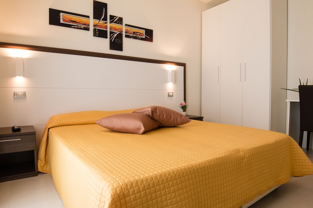 Superior Double or Twin Room, Patio photo 2