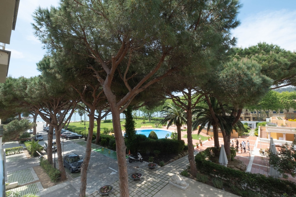 Triple Room, Balcony, Pool View
