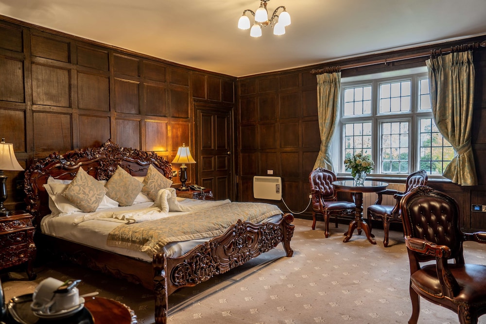 Superior Suite, 1 King Bed, Non Smoking - Photo 1