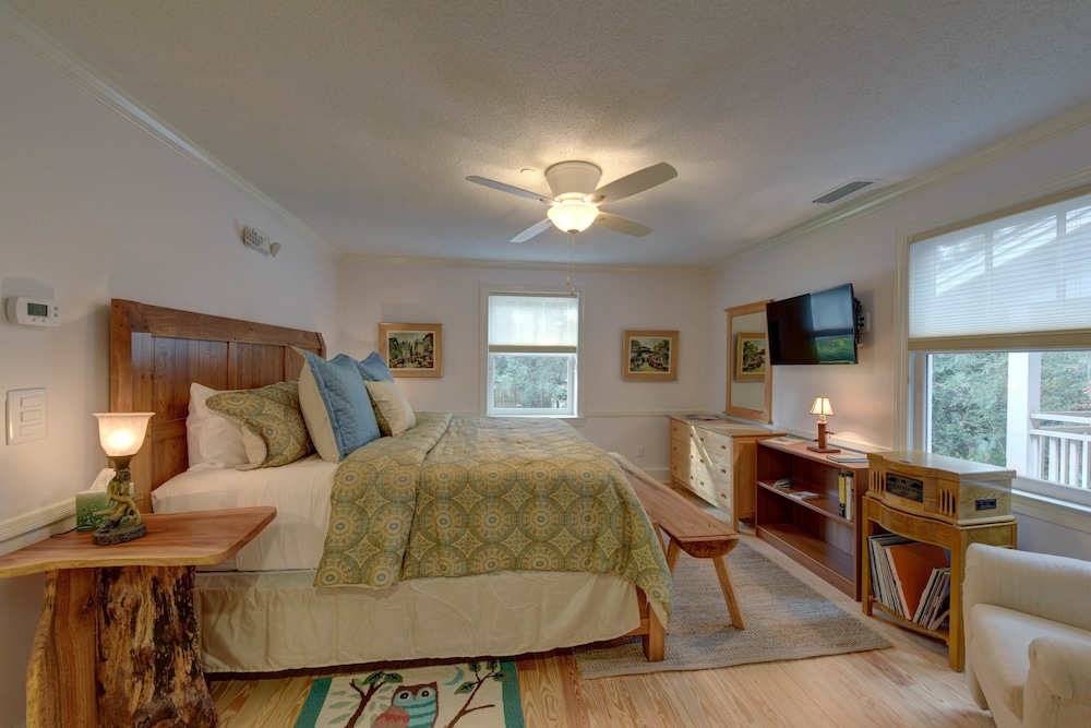 Basic Room, Private Bathroom (Owl's Roost) photo 1