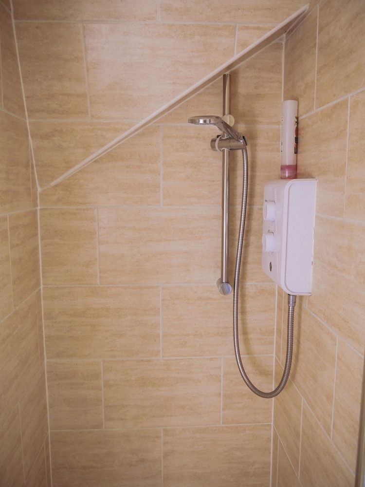 Triple Suite Ensuite - Photo 9