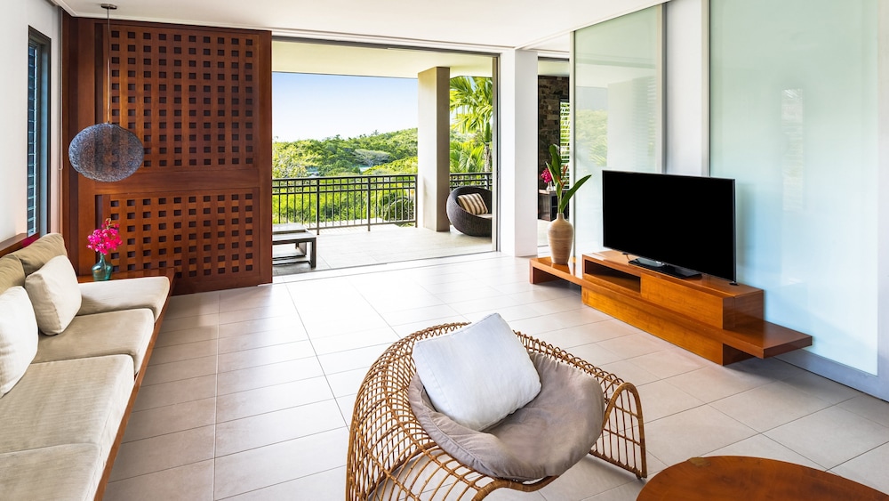 Suite, 2 Bedrooms, Club Lounge Access - Photo 7