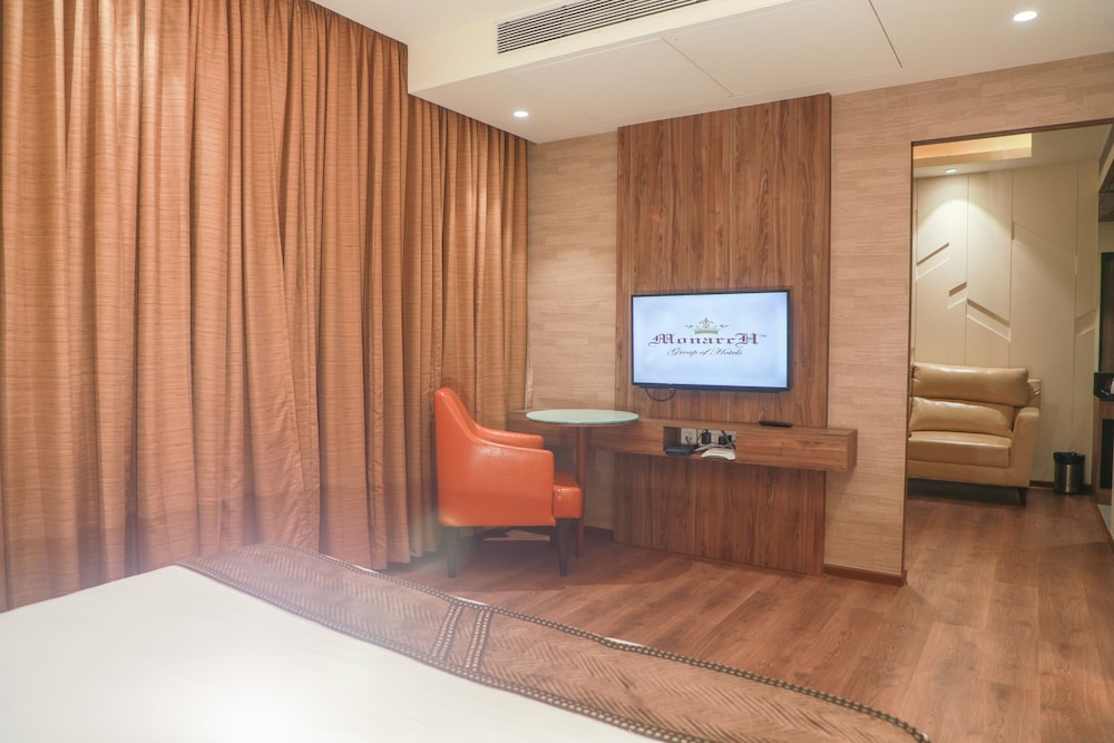 Suite Room - Photo 11