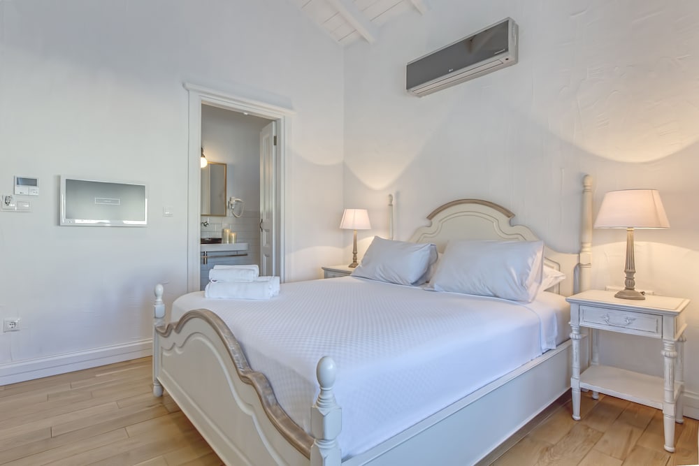 Superior Double Room, City View photo 3