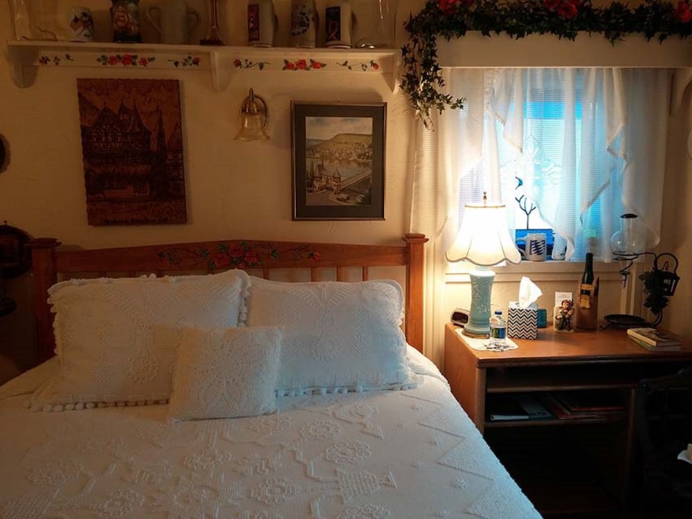 Double Room, Private Bathroom (Germany) photo 2