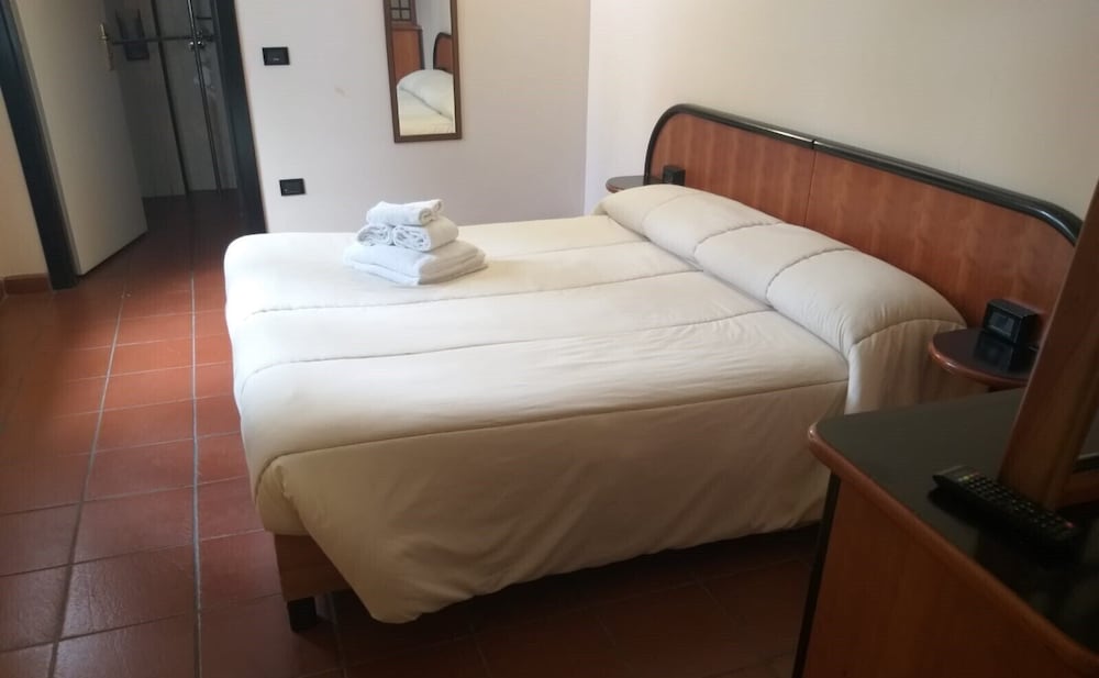 Double or Twin Room photo 1