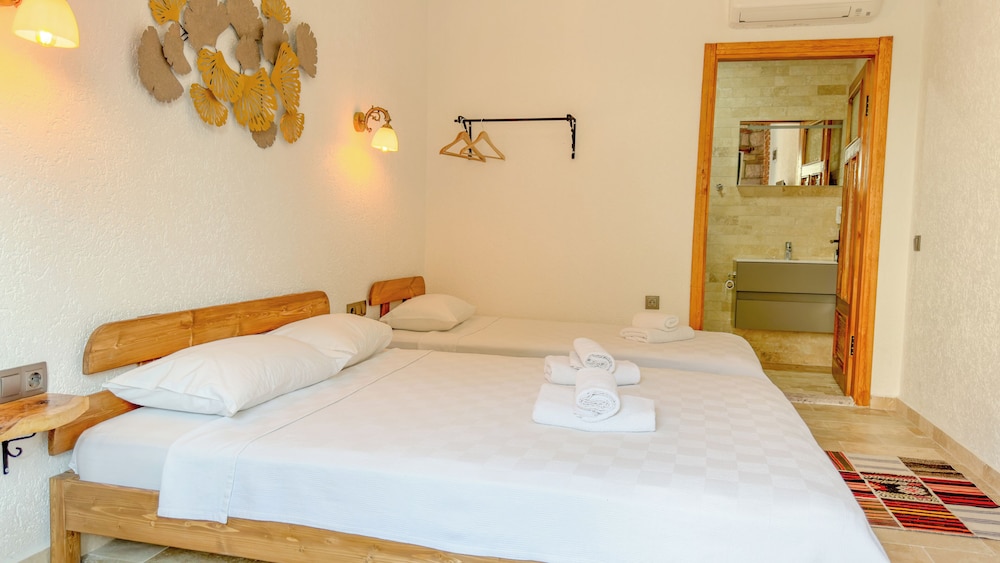 Standard Triple Room - Photo 3