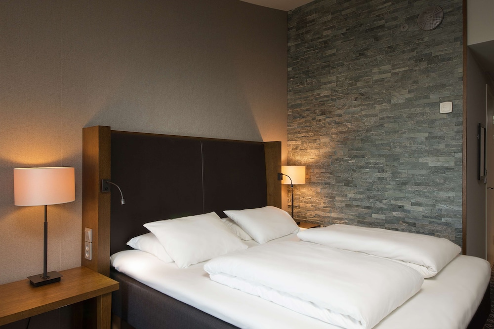 Standard Double Room, 1 King Bed - Photo 1
