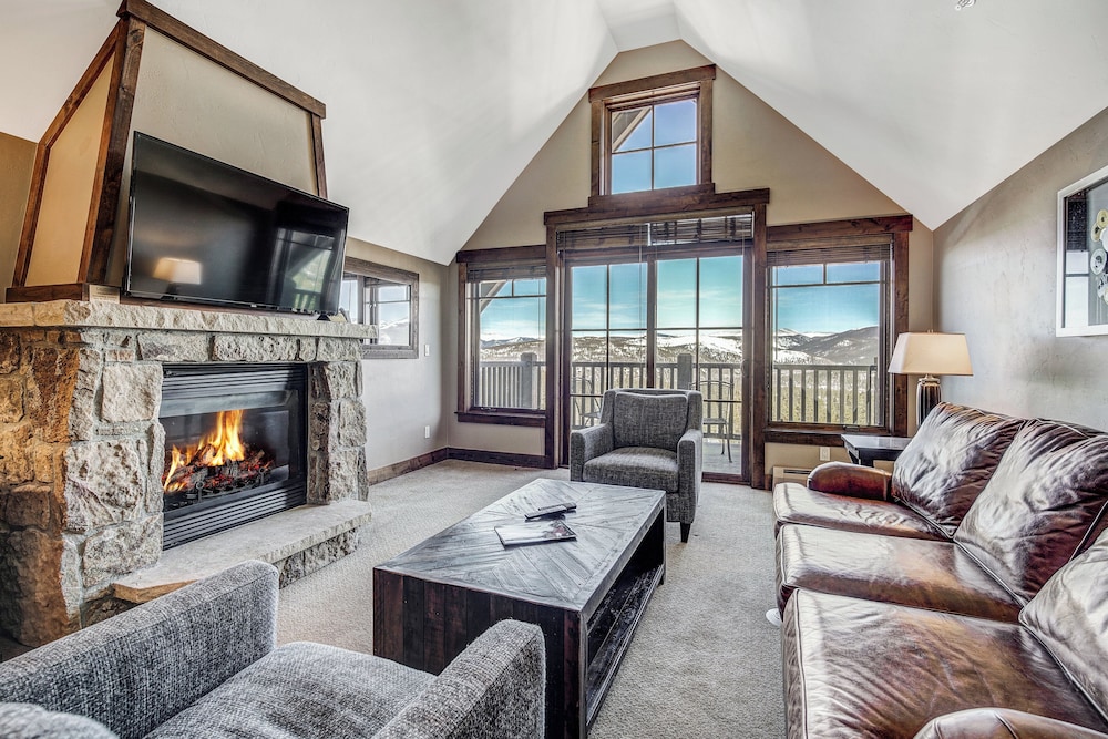 Condo, 2 Bedrooms