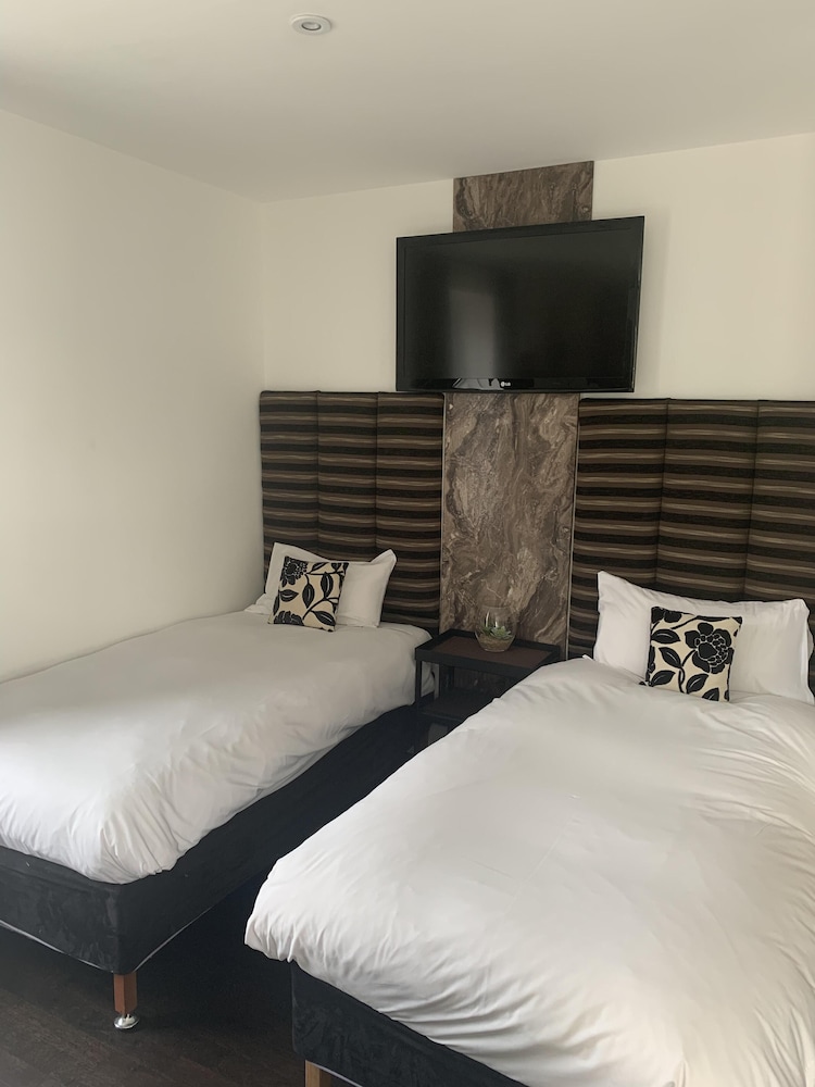 Suite, Ensuite (Sleeps 4) photo 3