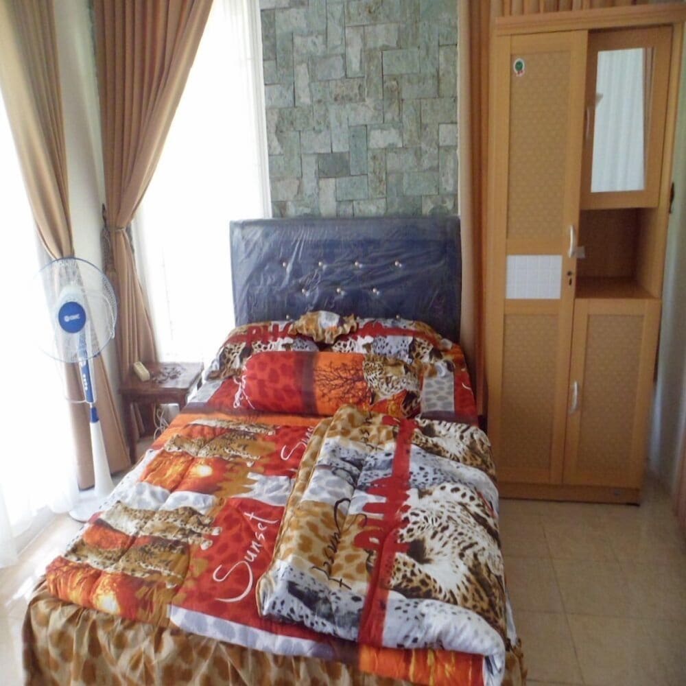 House, 3 Bedrooms photo 1