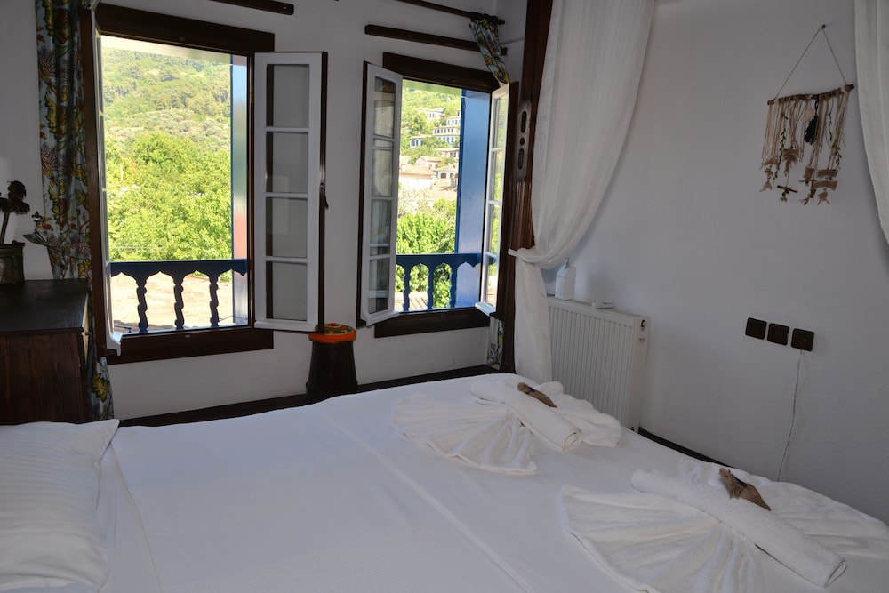 Traditional Double Room photo 3