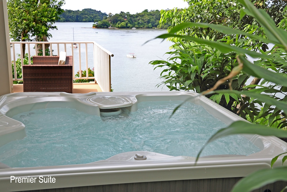 Premier Suite, 2 Bedrooms, Hot Tub, Sea Facing photo 3