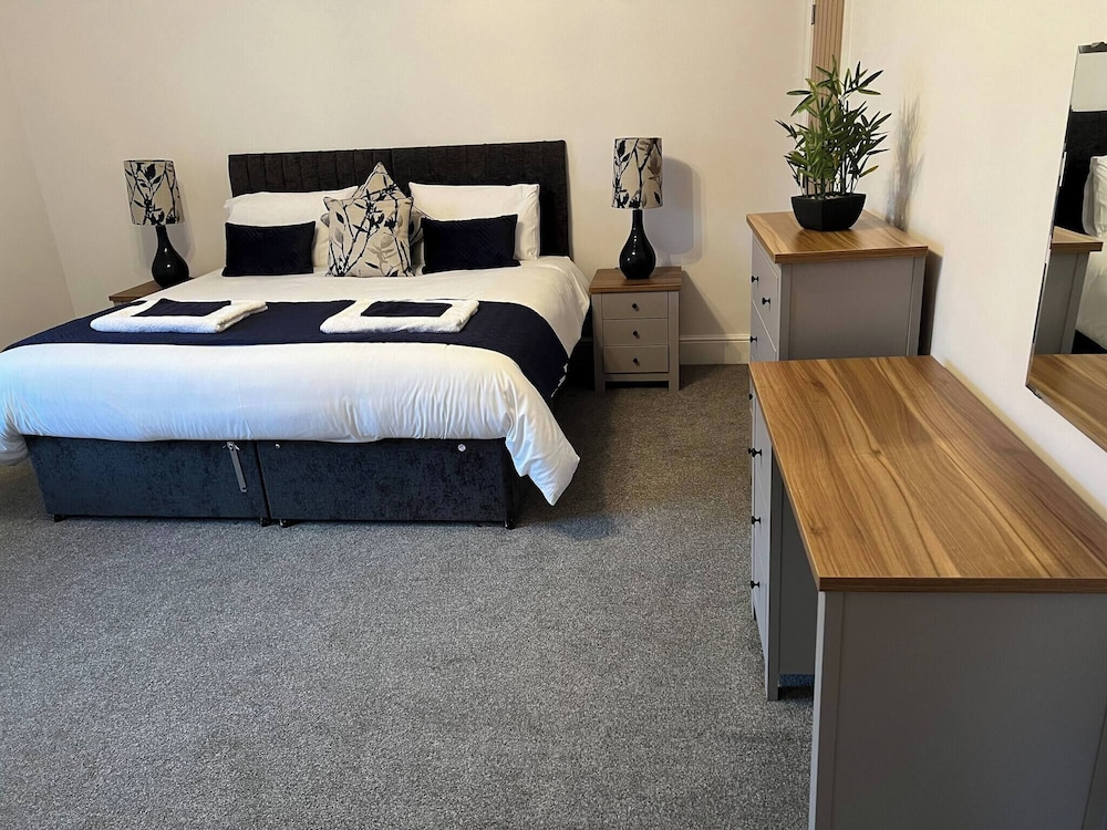 House, 2 Bedrooms, Accessible, Balcony photo 2