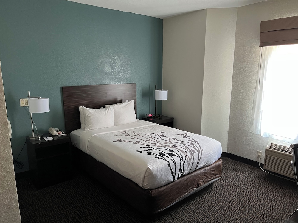 Room, 1 Double Bed, Accessible, Non Smoking - Photo 2
