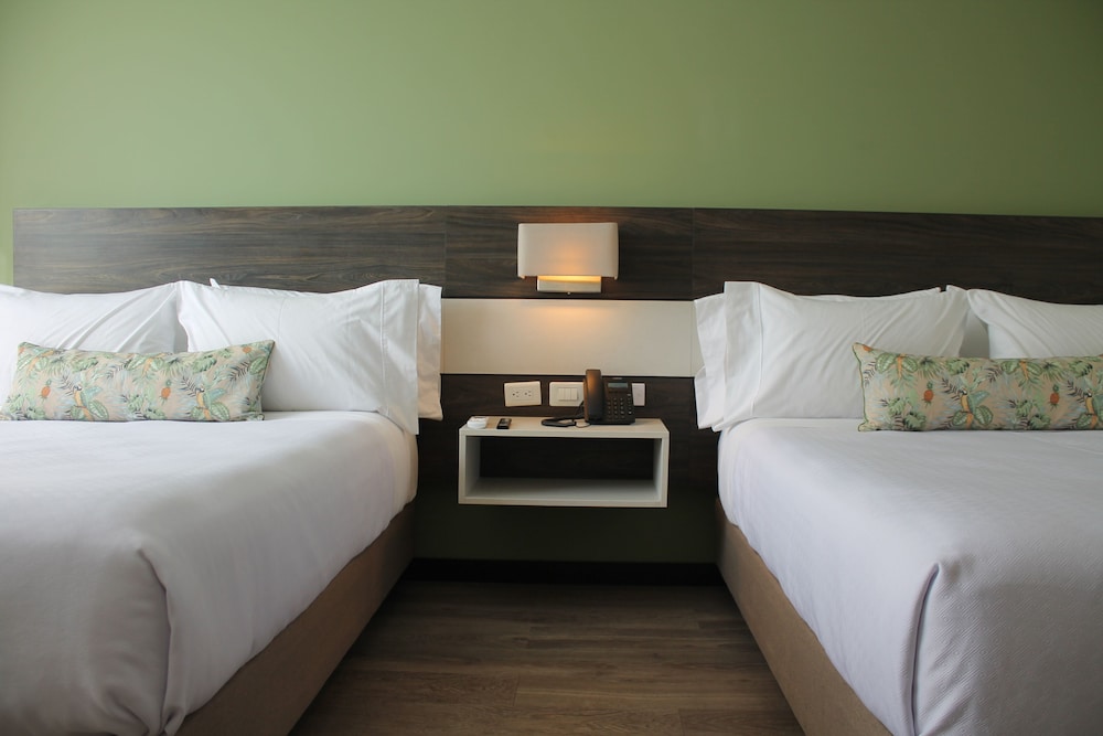 Family Room, 2 Double Beds photo 3