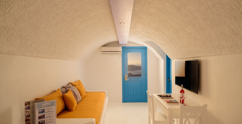 Luxury Suite, Jetted Tub (Abyssos  Caldera Sea and Sunset View)