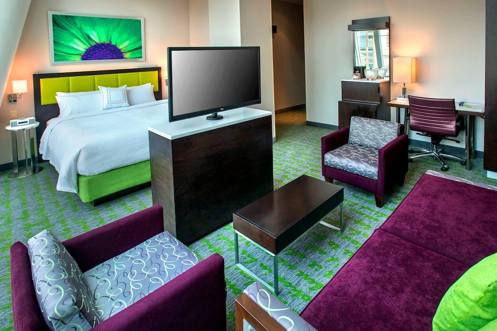 Executive Suite, 1 King Bed (View) photo 2