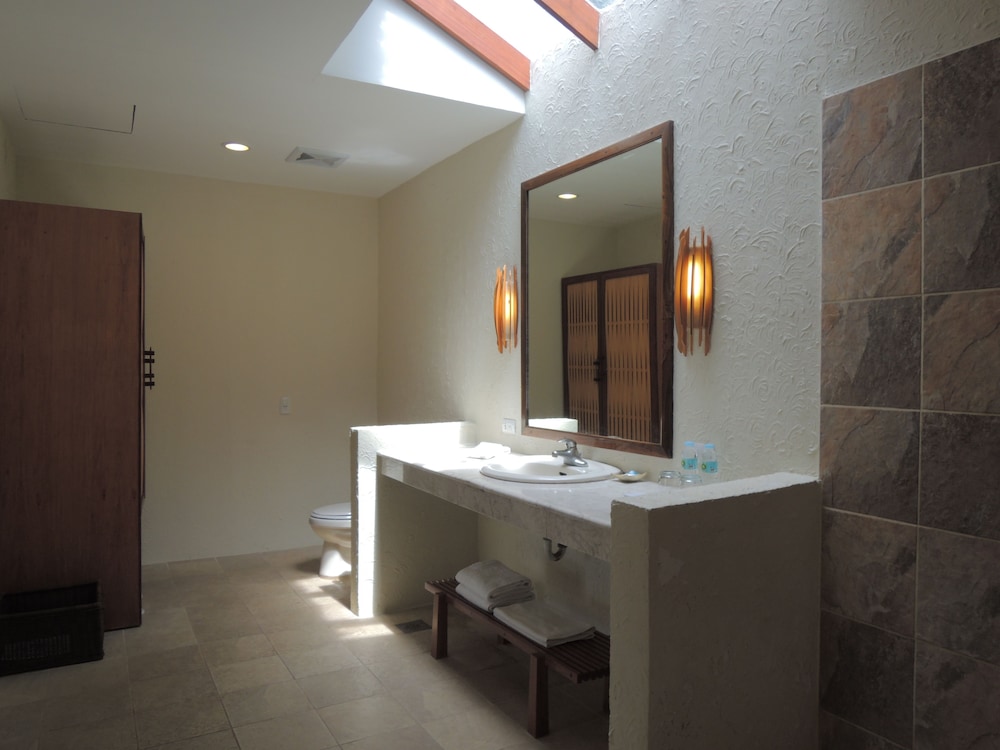 Deluxe Room, Sea View - Photo 5