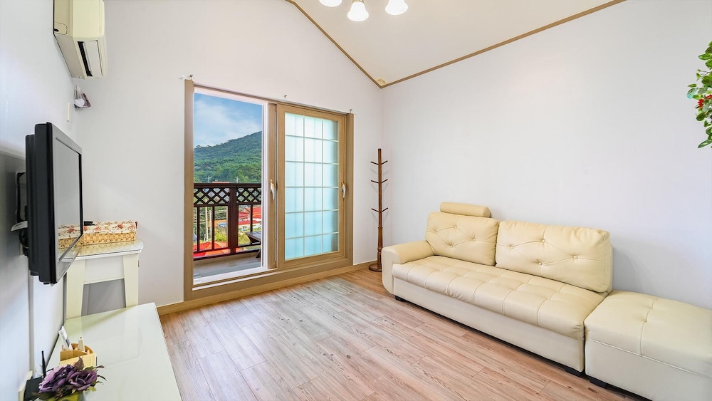 Basic Room, 1 Bedroom (Jijoonghae) photo 1