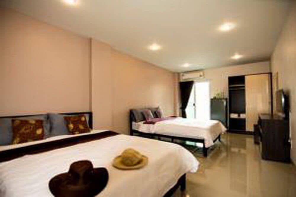 Family Room, 2 Queen Beds photo 2