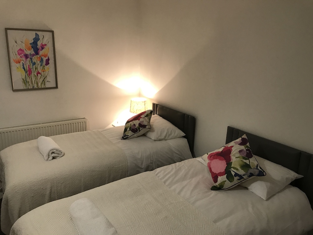 Standard Suite, Ensuite photo 2