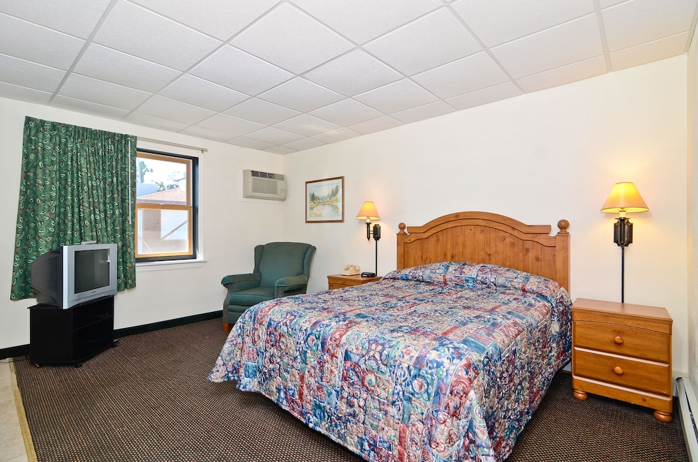 Suite, 1 Queen Bed, Bunk Bed Non Smoking - Photo 1
