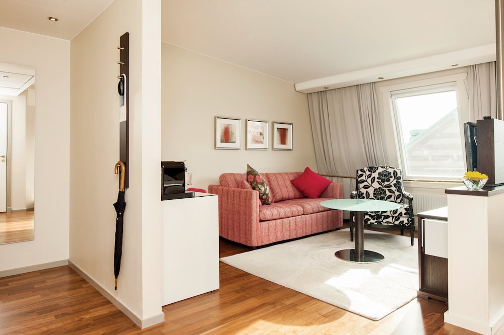 Deluxe Room - Photo 2